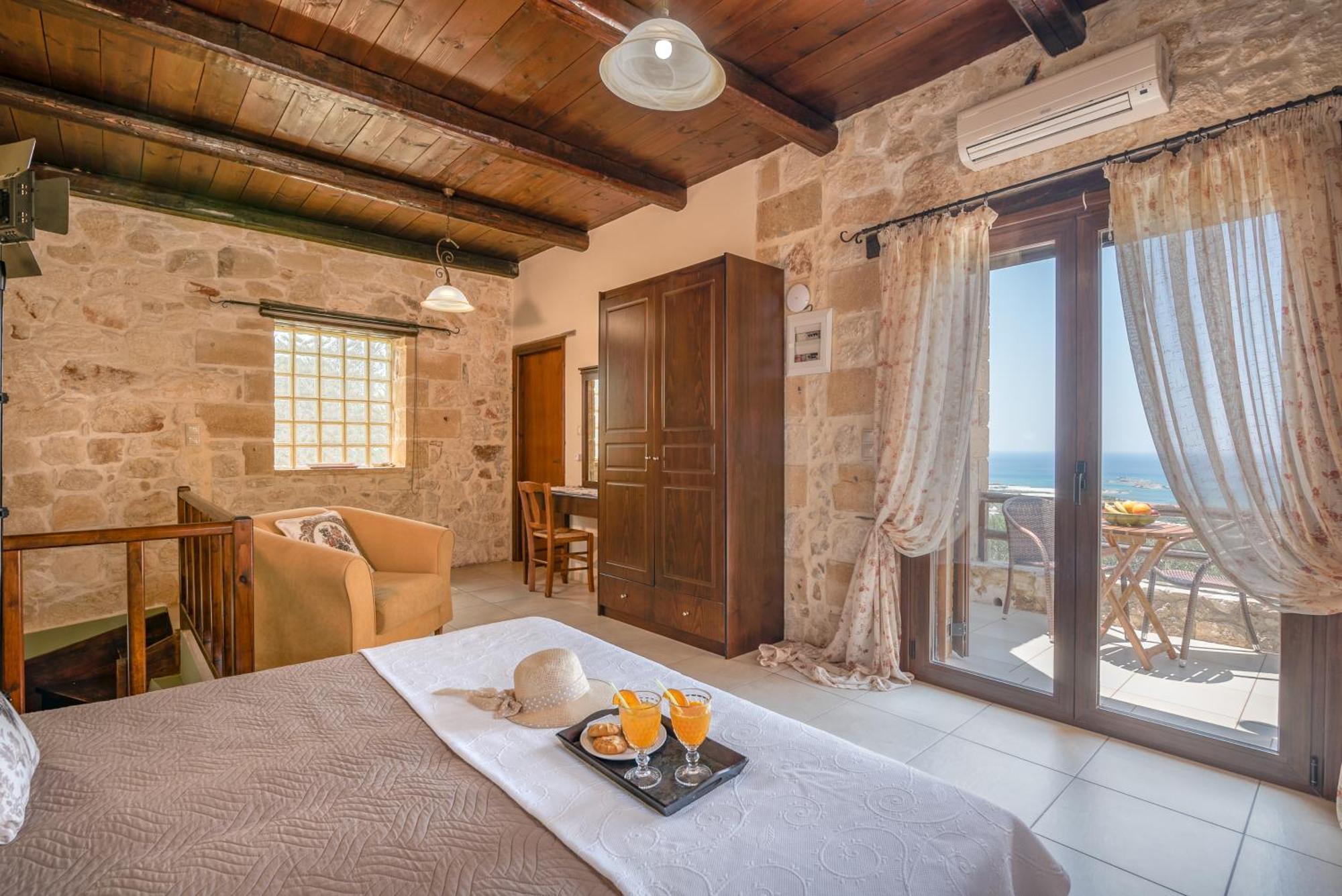 فالاسارنا The Stonemade Houses المظهر الخارجي الصورة